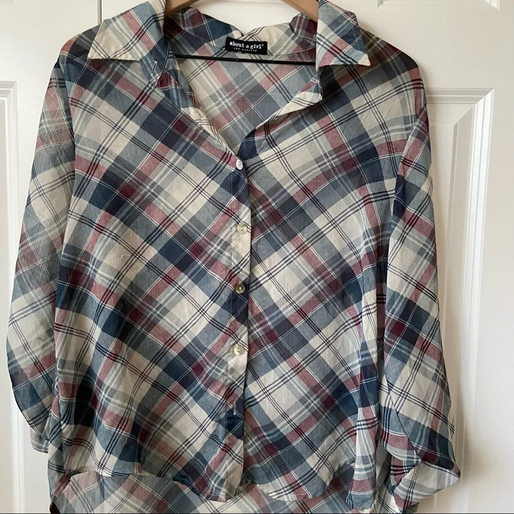 Button Top - Picture 2 of 6